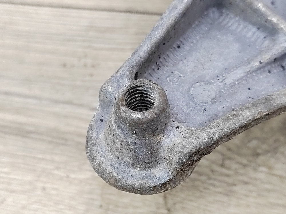 Опорный кронштейн амортизатора, 1000 рублей, Москва