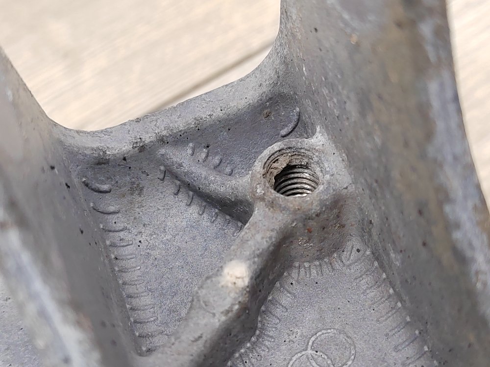 Опорный кронштейн амортизатора, 1000 рублей, Москва