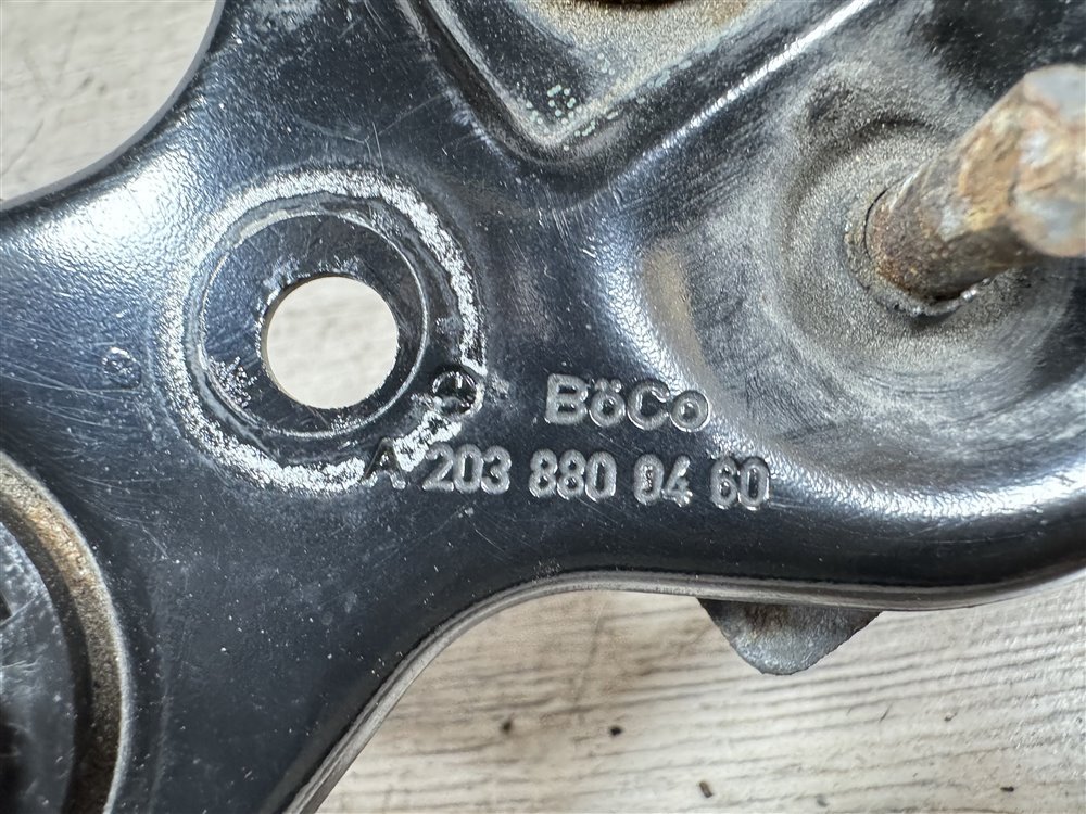 Упор капота, 500 рублей, Севастополь