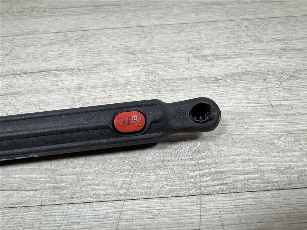 Амортизатор капота, 2000 рублей, Севастополь