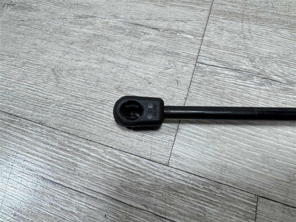 Амортизатор капота, 2000 рублей, Севастополь