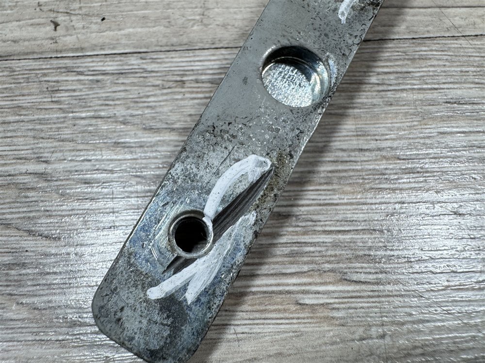 Петля капота, 500 рублей, Севастополь