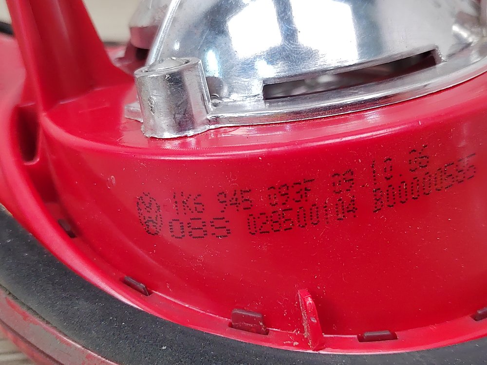 Фонарь в крышку багажника, 1000 рублей, Москва