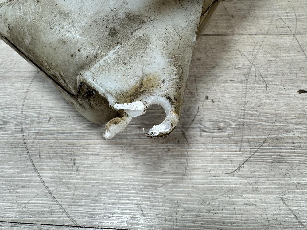 Бачок омывателя, 1000 рублей, Севастополь