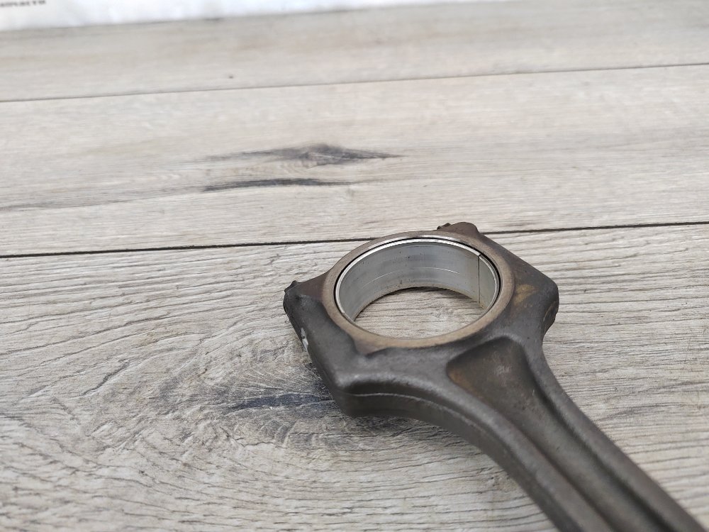 Шатун двигателя, 2000 рублей, Москва