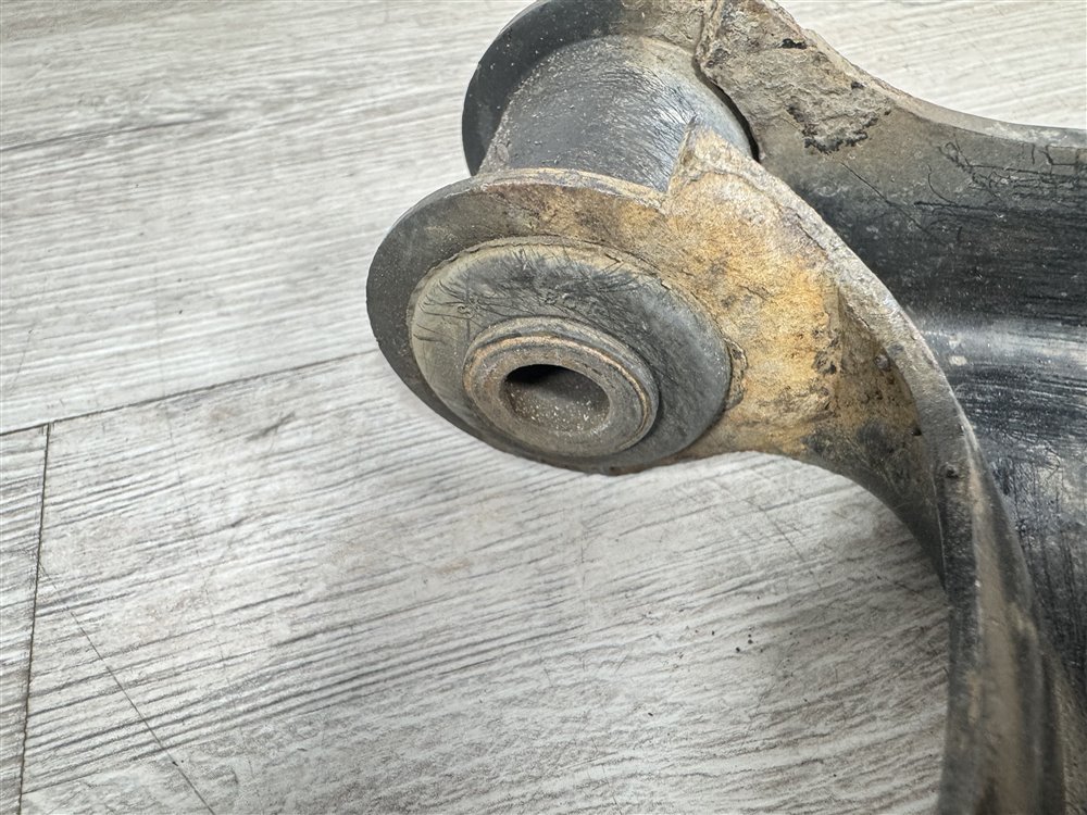 Рычаг передний нижний, 2000 рублей, Севастополь