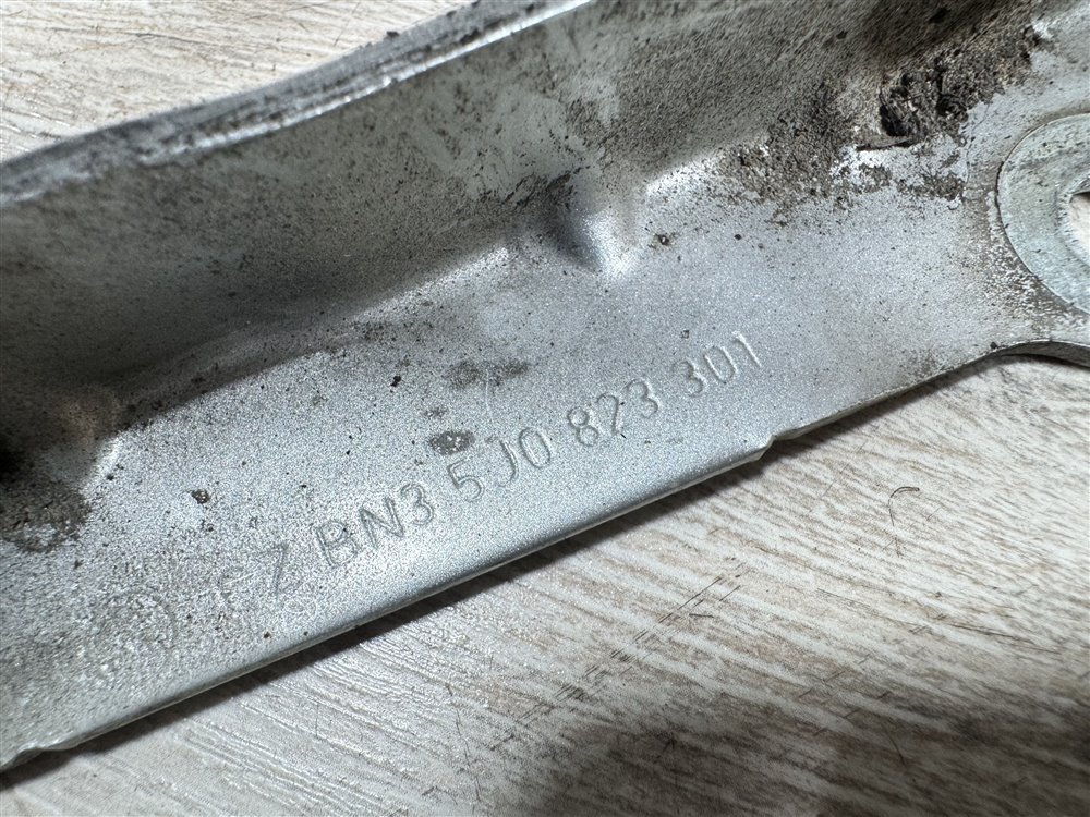 Петля капота, 2000 рублей, Севастополь