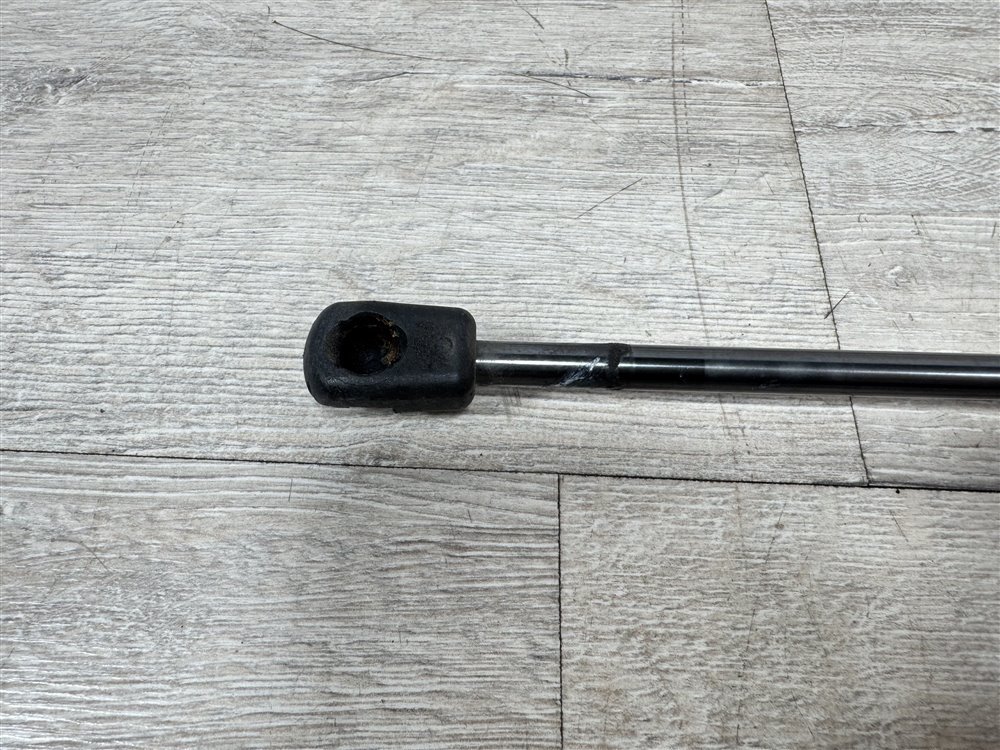 Амортизатор крышки багажника, 500 рублей, Севастополь