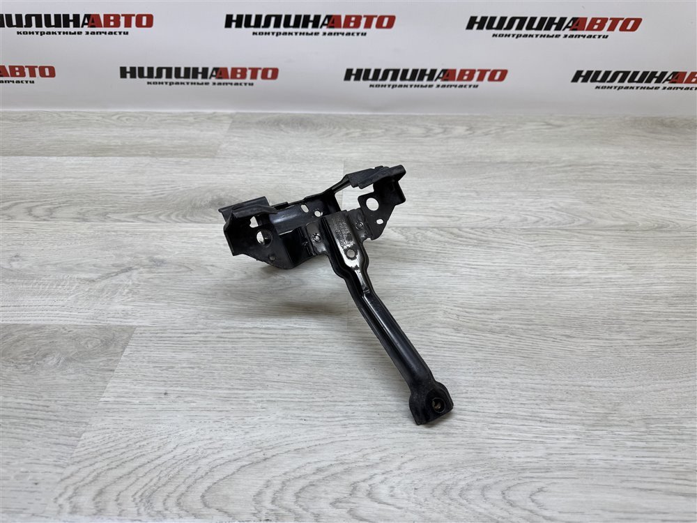 Кронштейн замка капота, 500 рублей, Севастополь