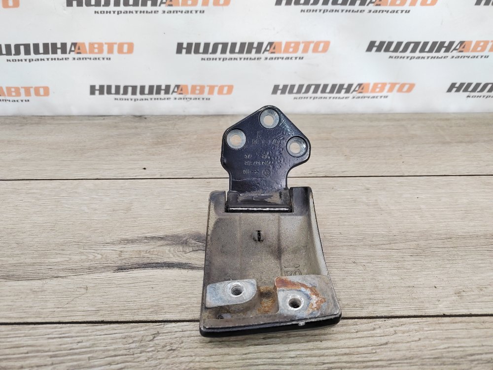 Петля двери багажника, 1200 рублей, Москва