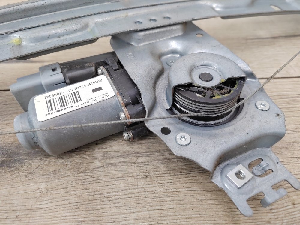 Стеклоподъемник, 2000 рублей, Москва