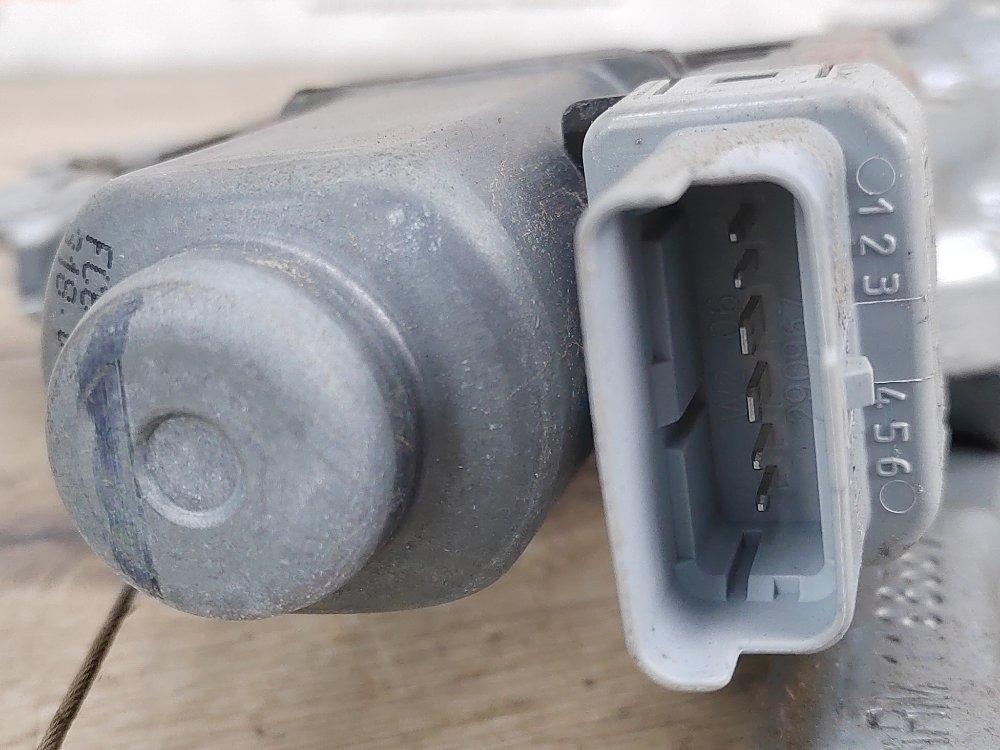 Стеклоподъемник, 2000 рублей, Москва