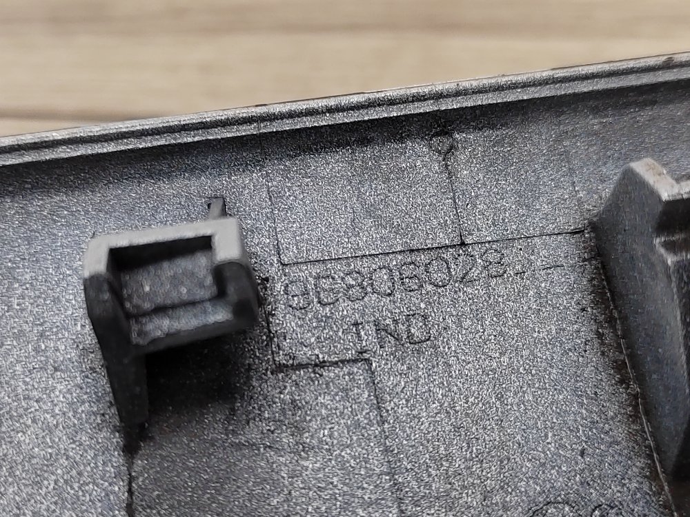 Накладка крышки багажника, 1300 рублей, Москва