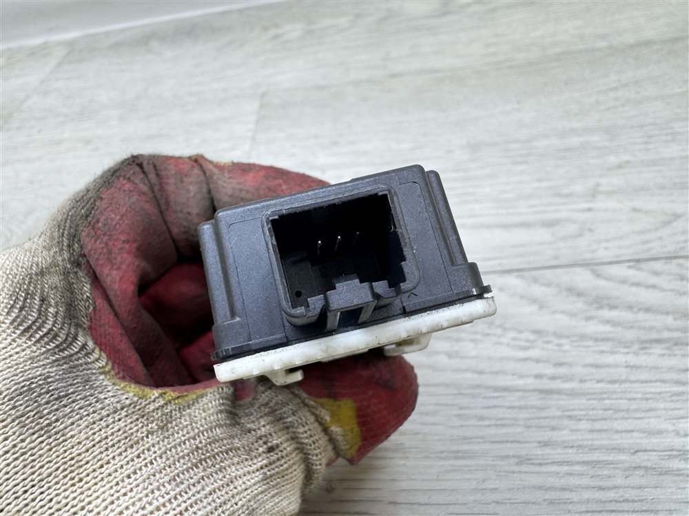 Блок управления центральным замком, 500 рублей, Севастополь