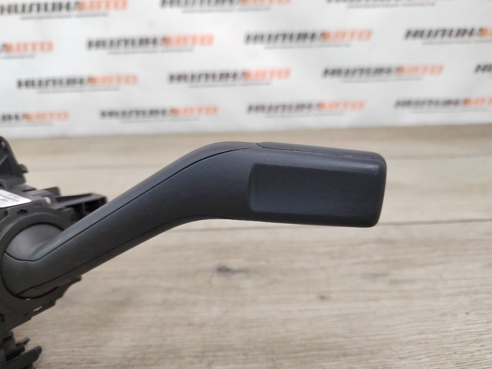 Подрулевой переключатель, 500 рублей, Москва