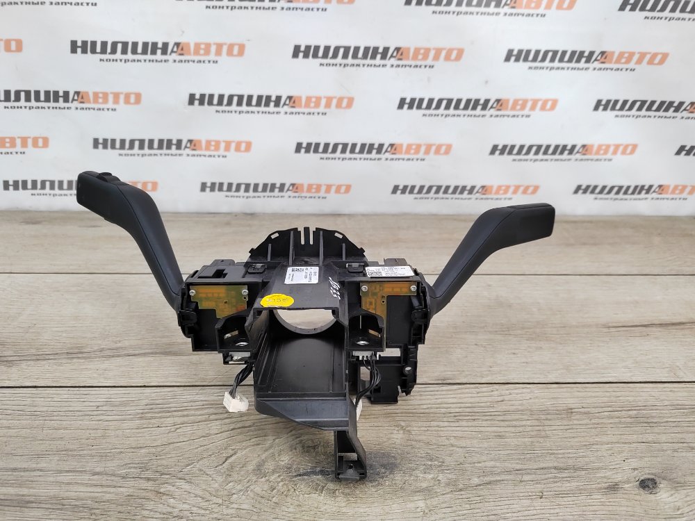 Подрулевой переключатель, 1000 рублей, Москва