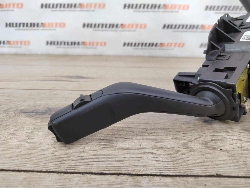 Подрулевой переключатель, 500 рублей, Москва