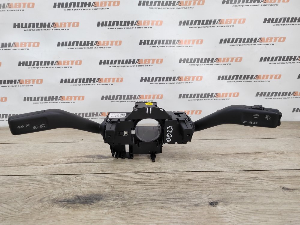 Подрулевой переключатель, 500 рублей, Москва