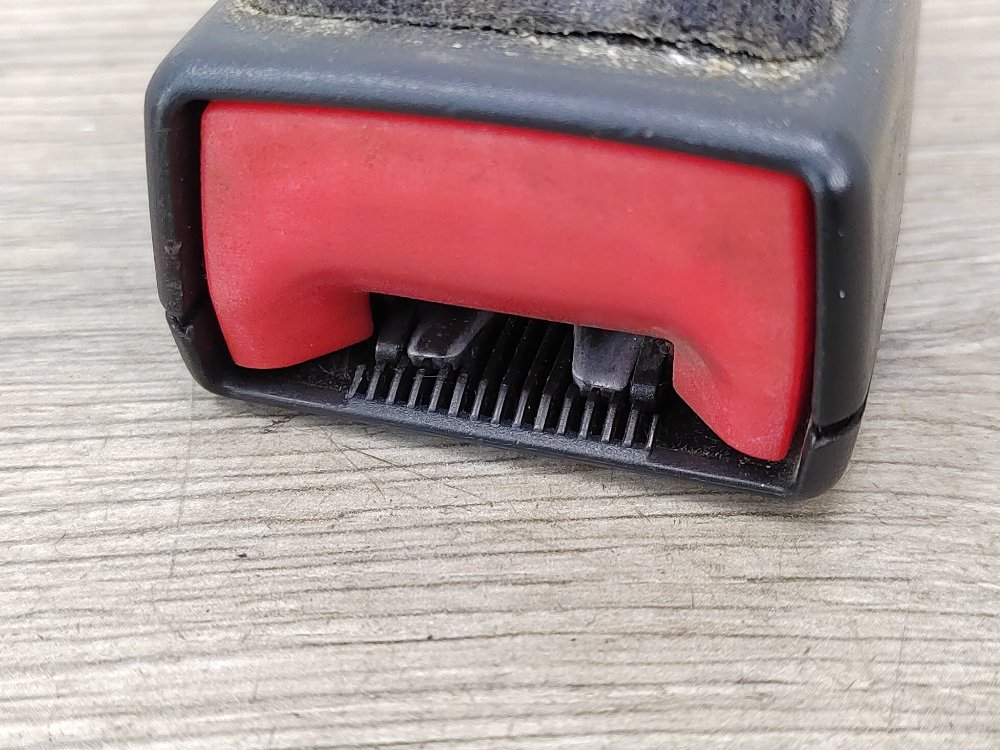 Замок ремня безопасности, 500 рублей, Москва