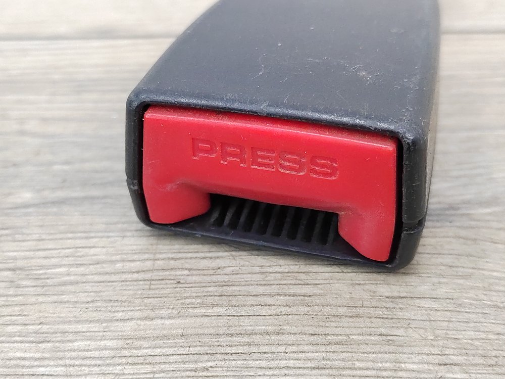 Замок ремня безопасности, 1000 рублей, Москва