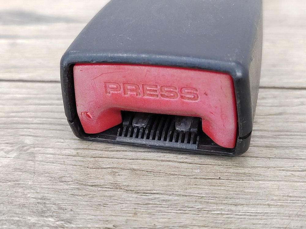 Замок ремня безопасности, 1000 рублей, Москва