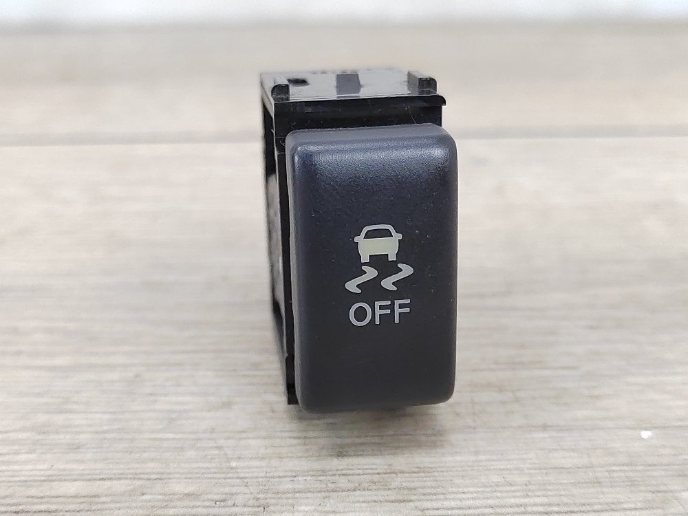 Кнопка антипробуксовочной системы, 500 рублей, Москва