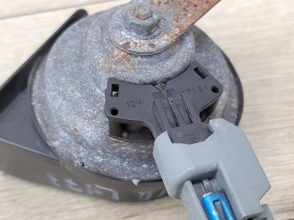 Звуковой сигнал, 700 рублей, Москва