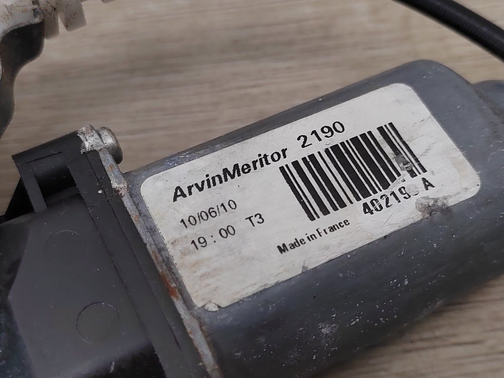 Стеклоподъемник, 900 рублей, Москва