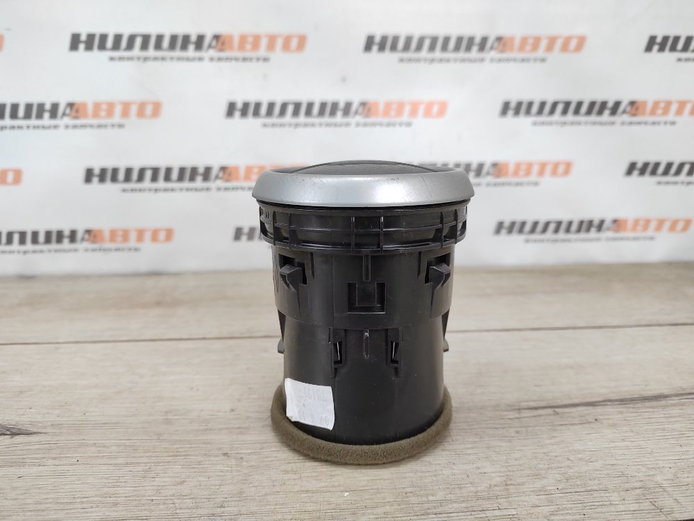 Дефлектор в торпедо, 300 рублей, Москва