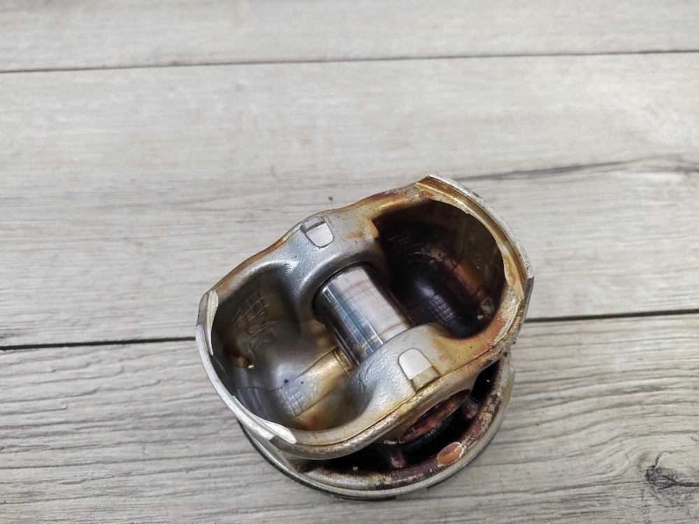 Поршень двигателя, 1000 рублей, Москва