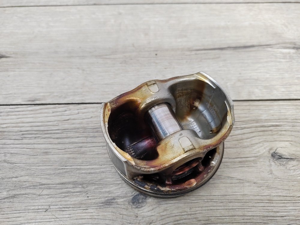 Поршень двигателя, 1000 рублей, Москва