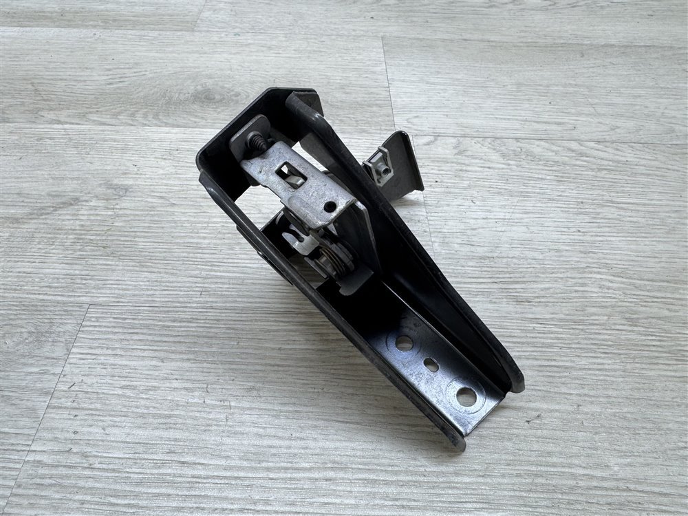 Замок капота, 500 рублей, Севастополь