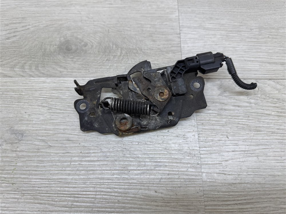 Замок капота, 1500 рублей, Севастополь