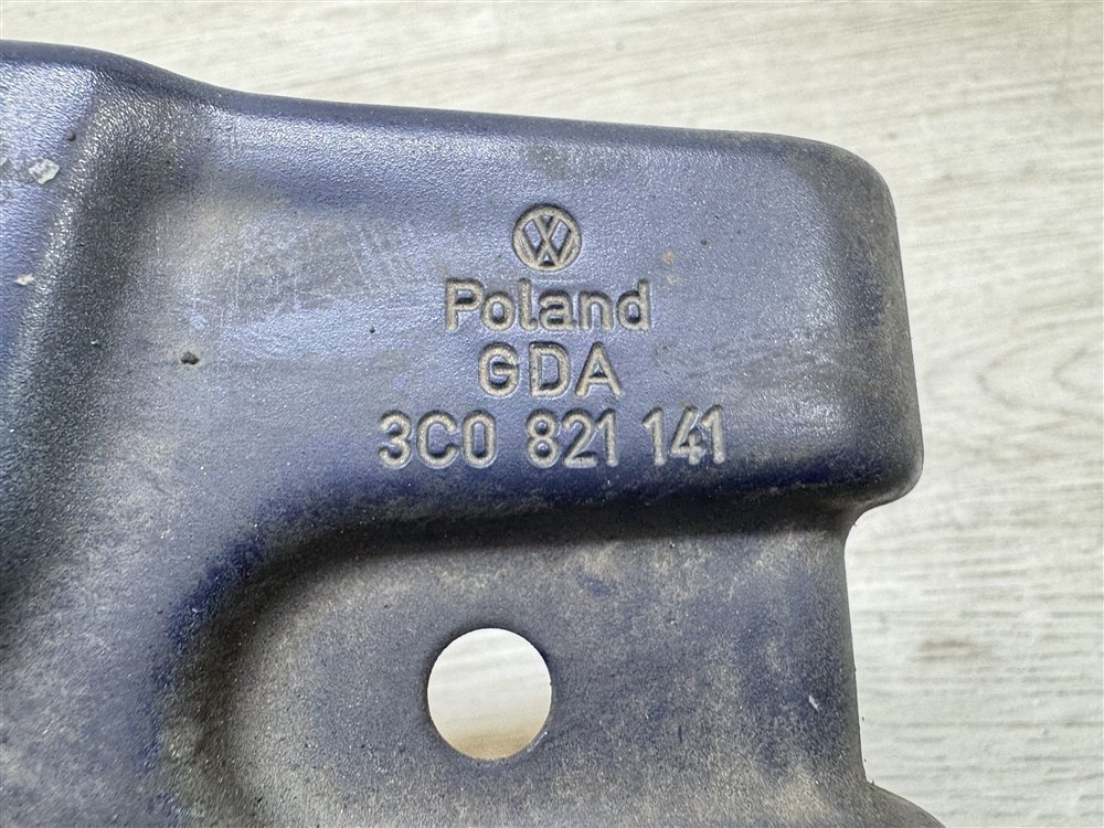 Кронштейн крыла, 1000 рублей, Севастополь