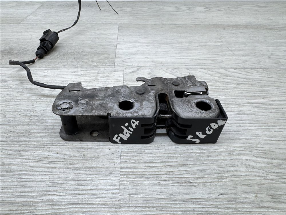 Замок капота, 1500 рублей, Севастополь