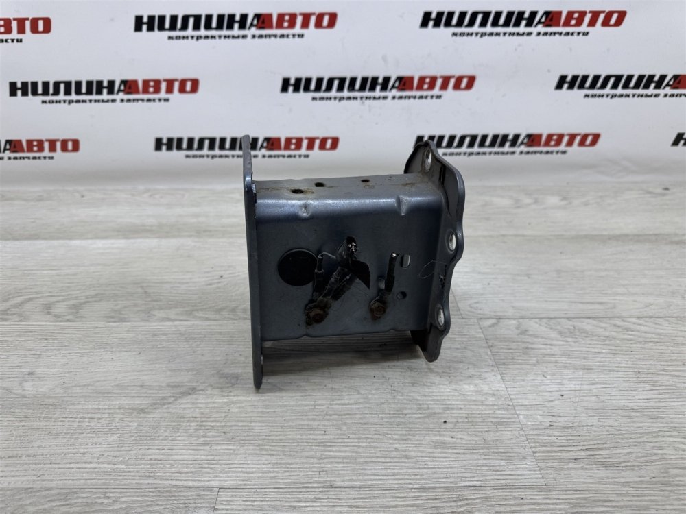 Кронштейн усилителя бампера, 2000 рублей, Севастополь