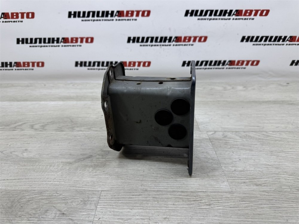 Кронштейн усилителя бампера, 2000 рублей, Севастополь