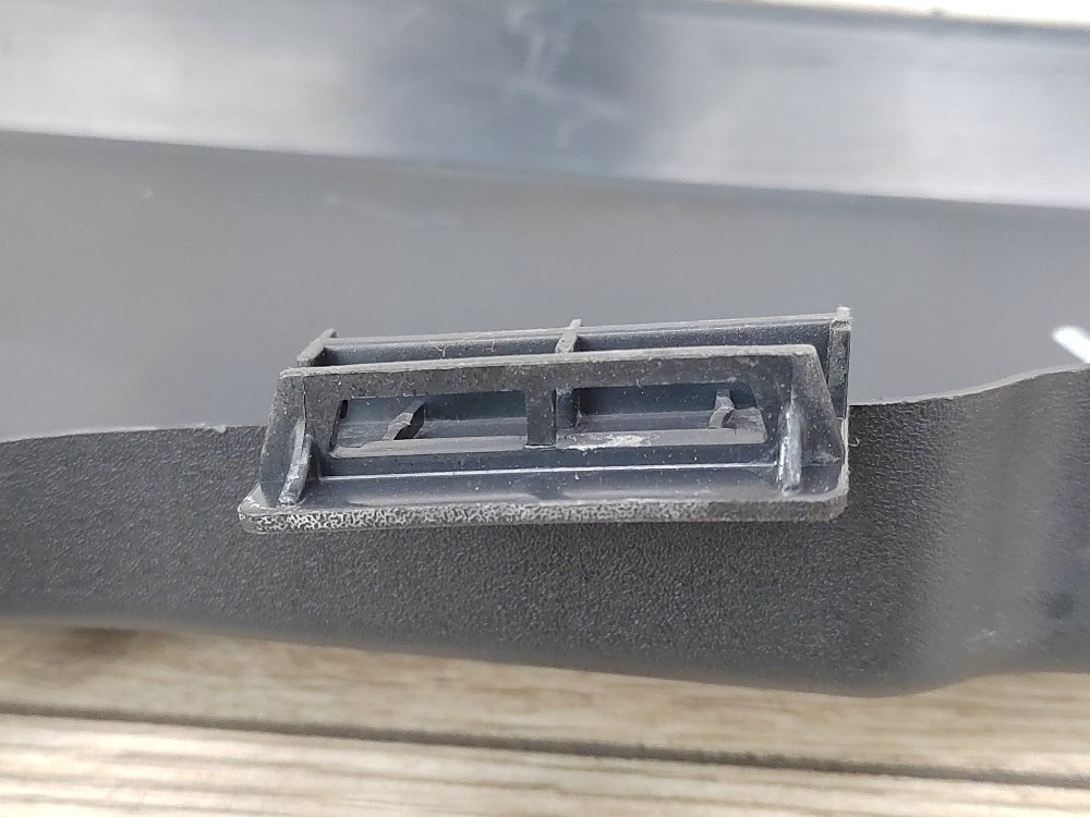 Накладка замка капота, 1400 рублей, Москва