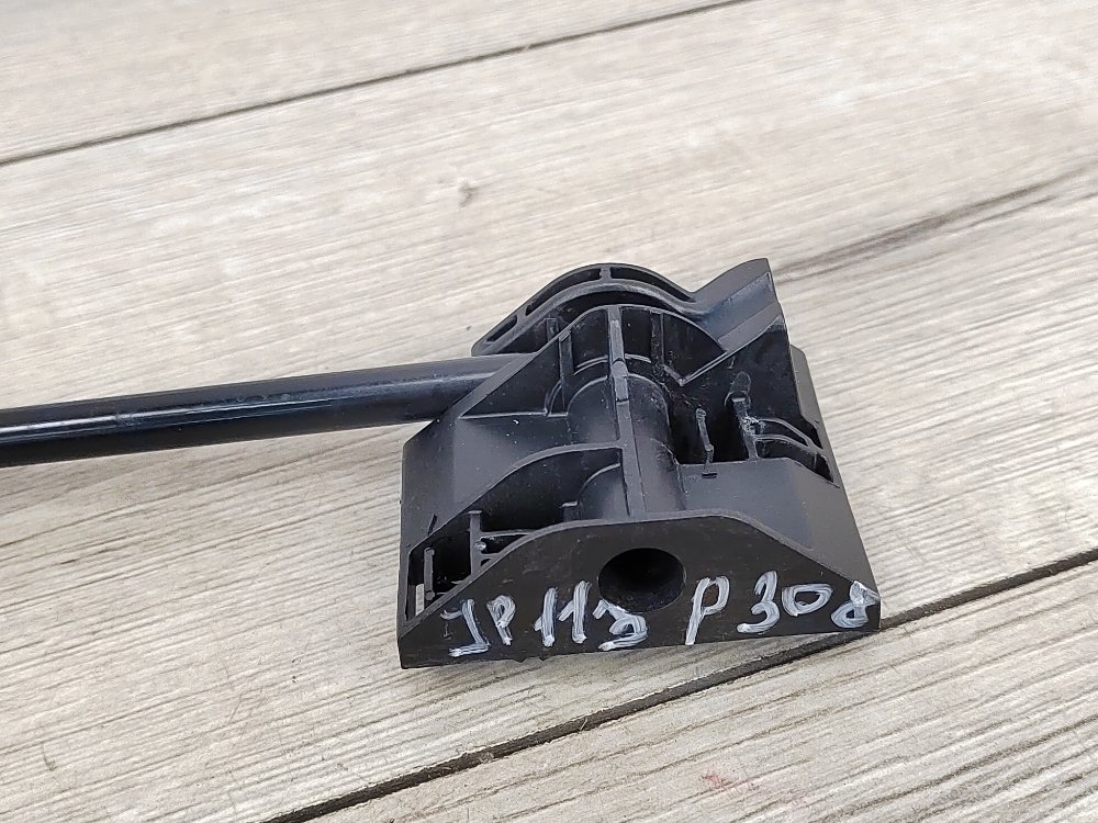 Упор капота, 700 рублей, Москва