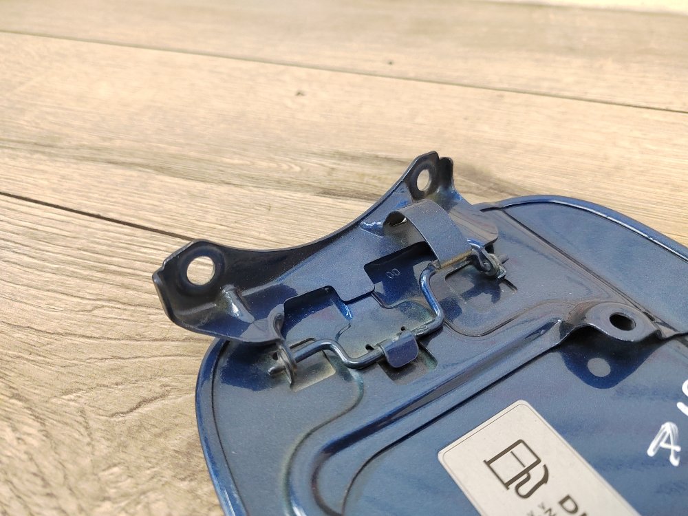 Лючок топливного бака, 500 рублей, Москва