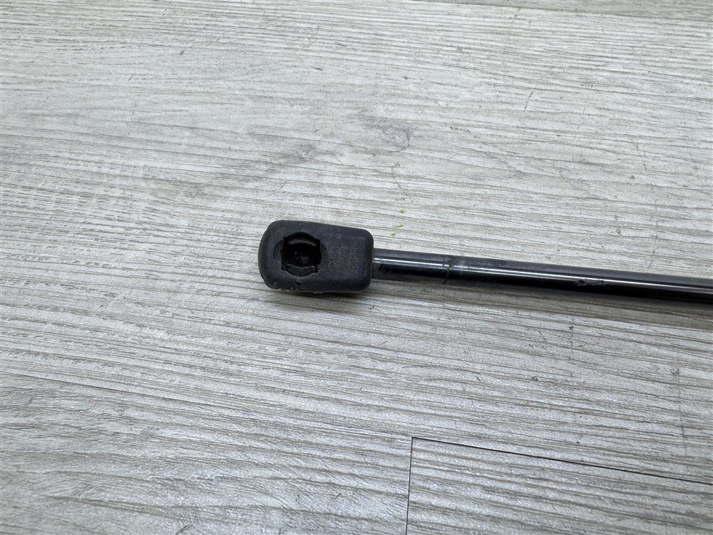 Амортизатор крышки багажника, 500 рублей, Севастополь