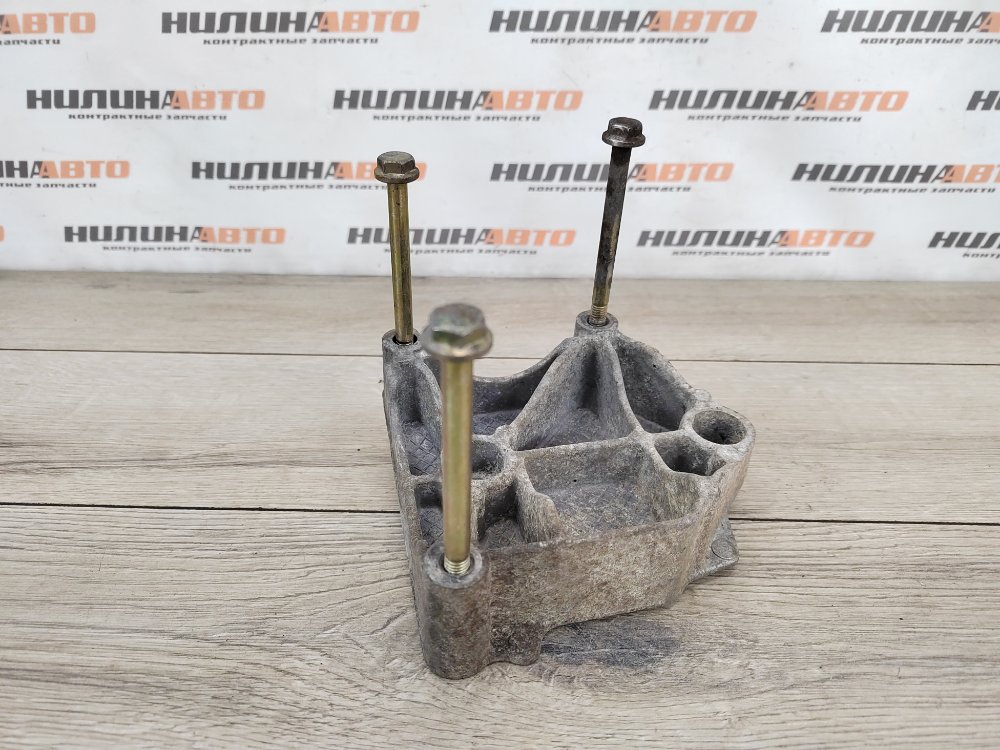 Кронштейн компрессора кондиционера, 500 рублей, Москва