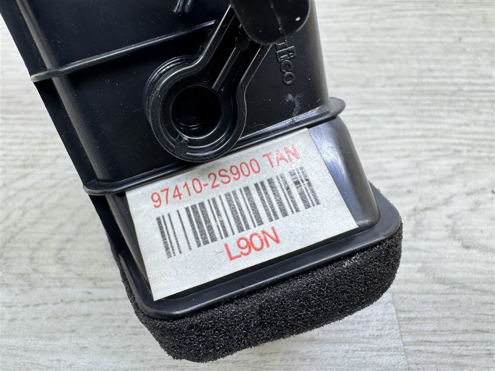 Дефлектор в торпедо центральный, 500 рублей, Севастополь