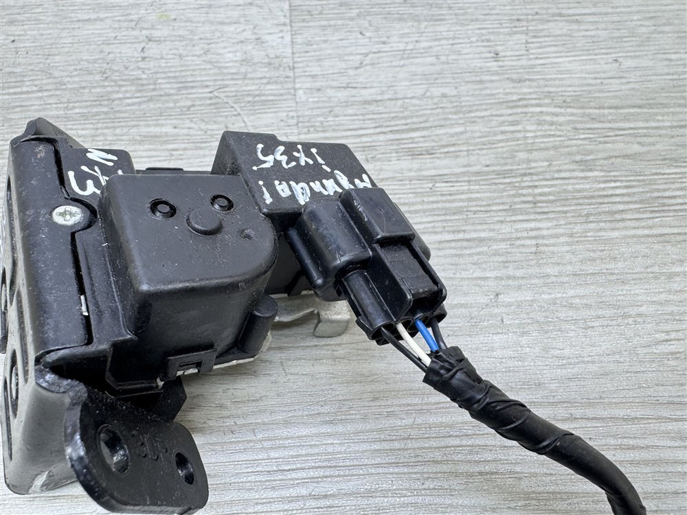 Замок крышки багажника, 2000 рублей, Севастополь