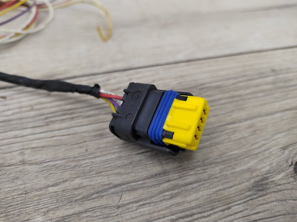 Фишка реле вентилятора охлаждения, 1400 рублей, Москва