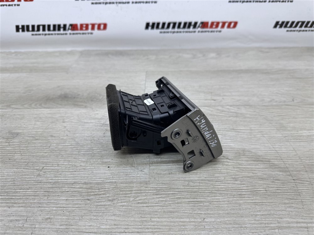 Дефлектор в торпедо, 900 рублей, Севастополь