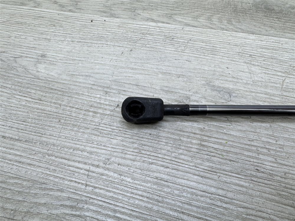 Амортизатор крышки багажника, 600 рублей, Севастополь