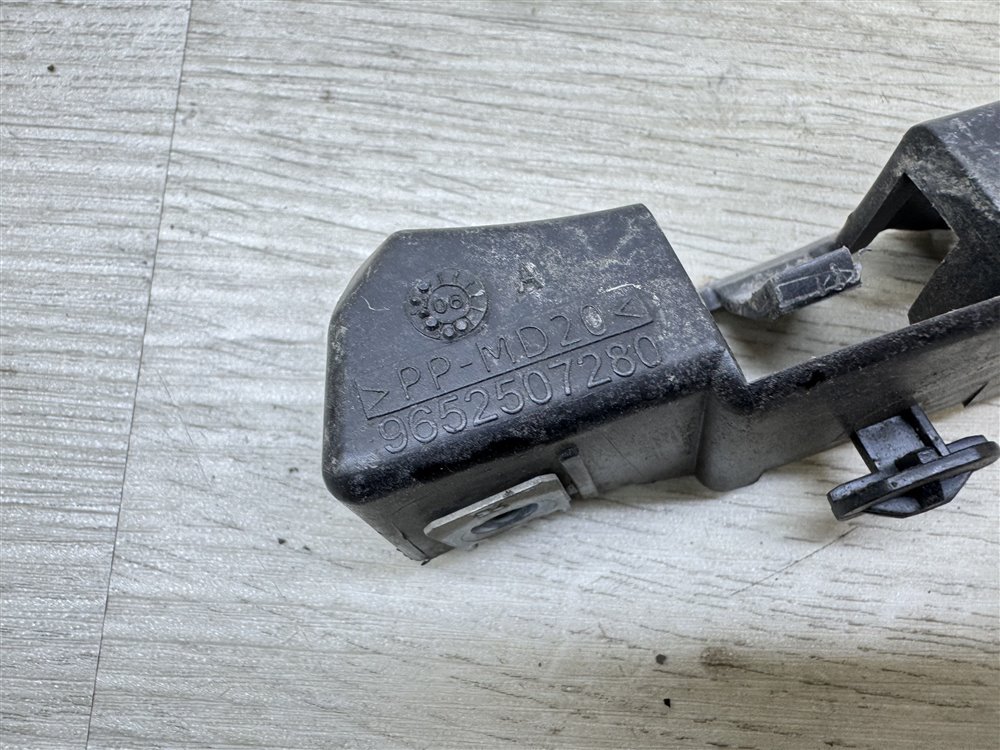 Кронштейн бампера, 1000 рублей, Севастополь