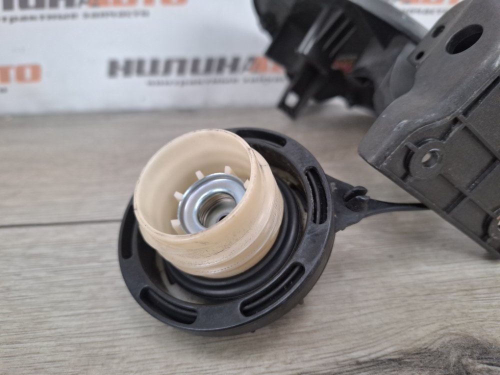 Лючок топливного бака, 1000 рублей, Москва