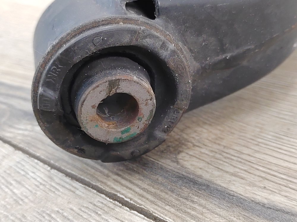 Рычаг передний нижний, 1000 рублей, Москва